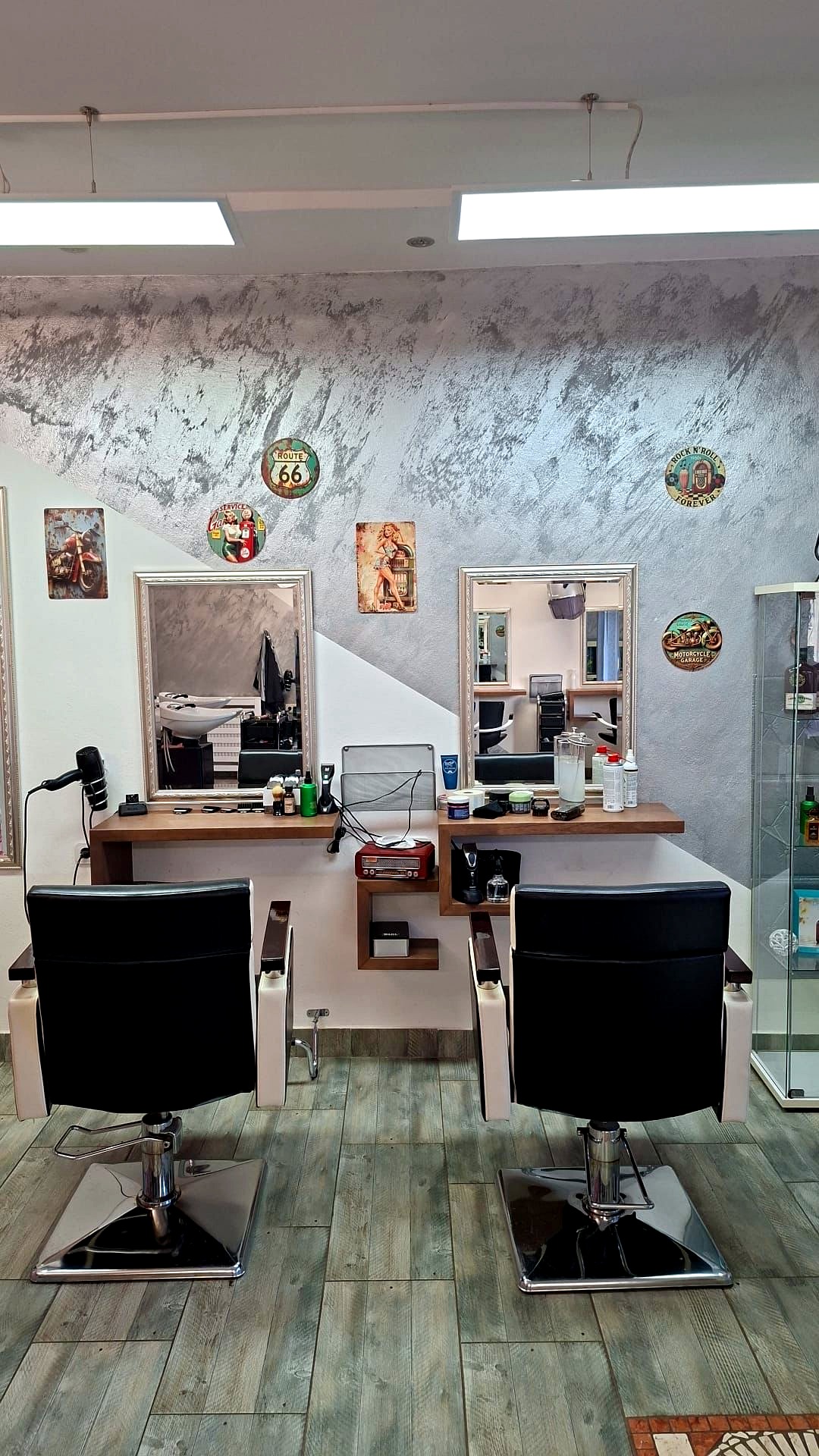 Arbeitsplätze und Spiegel